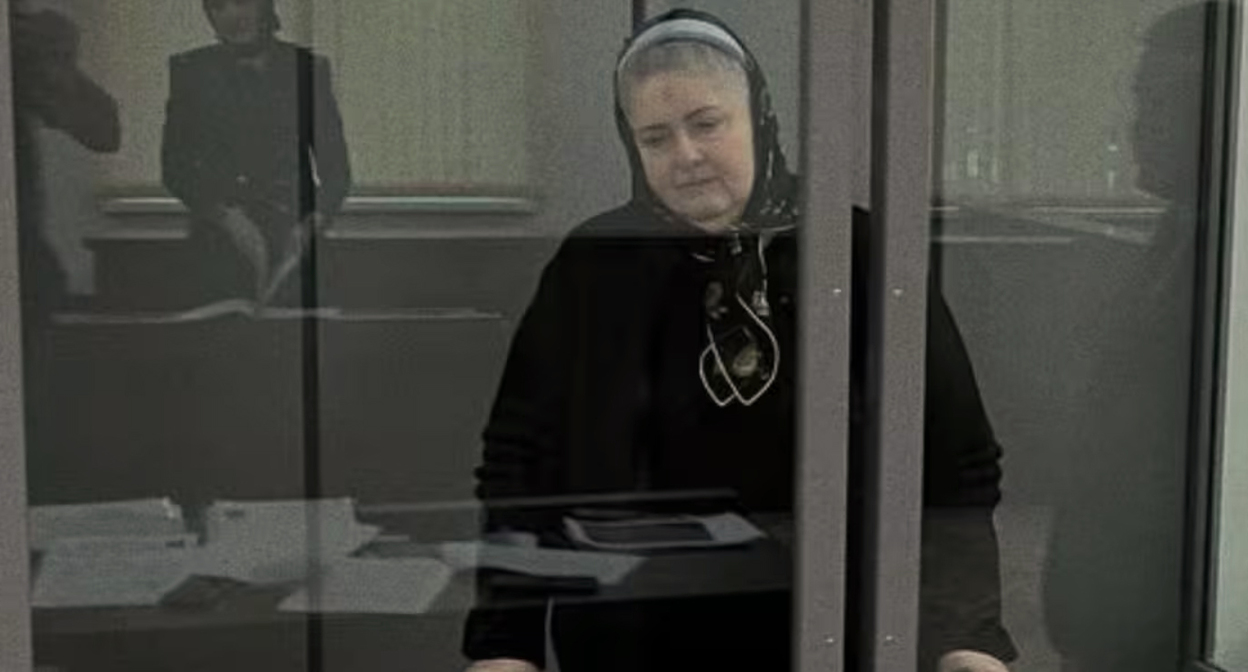 Zarema Musaeva in court. Screenshot from the photo in the Telegram channel "Team Against Torture" (recognized as a foreign agent) – https://t.me/no_torture/3573.
